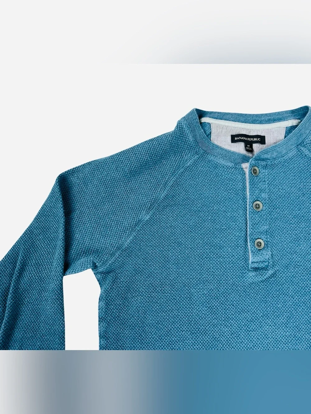 Banana Republic Men's Long Sleeve Henley in Teal Blue